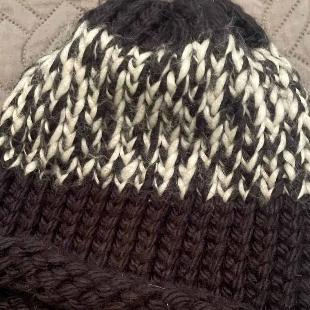 Handmade Crochet Chunky Knit Black and White Beanie Hat NWOT